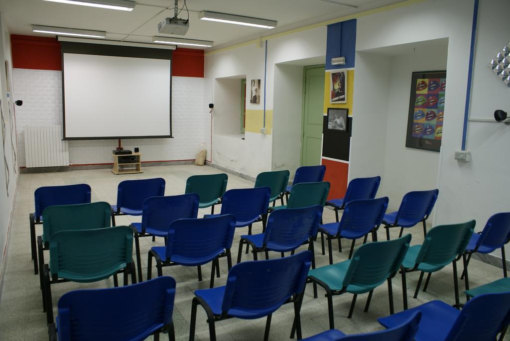 Litus Roma Hostel Lido di Ostia Bagian luar foto The lecture room