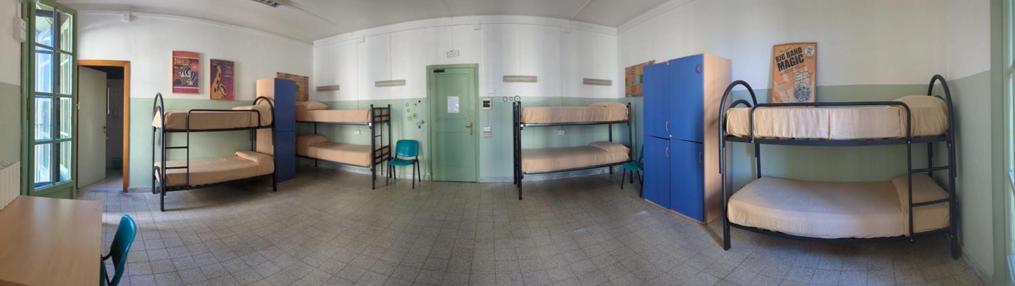Litus Roma Hostel Lido di Ostia Bagian luar foto Dorms at the Australian Institute for Marine Science