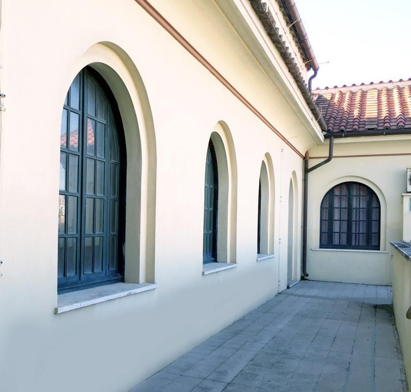 Litus Roma Hostel Lido di Ostia Bagian luar foto The windows of the museum