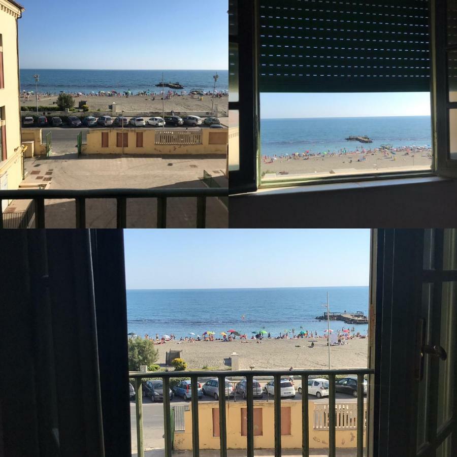 Litus Roma Hostel Lido di Ostia Bagian luar foto