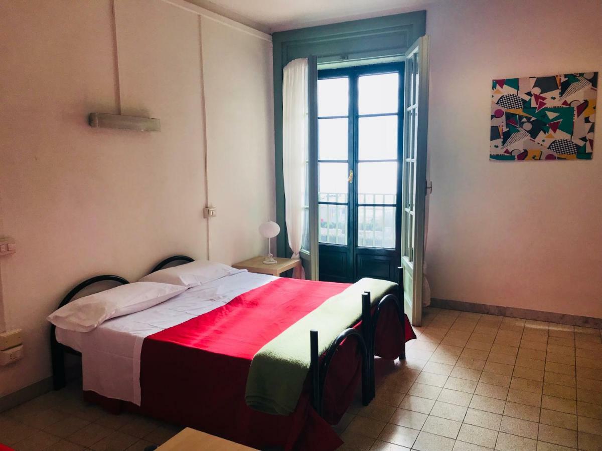 Litus Roma Hostel Lido di Ostia Bagian luar foto A room at the hotel